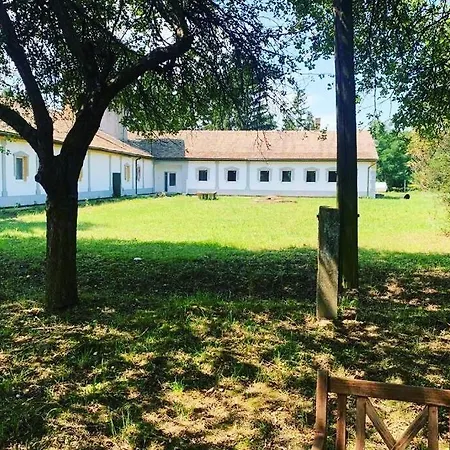 Green Paradise Vendeg Es Rendezvenyhaz Апартаменты *