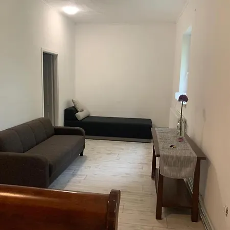 Apartment Green Paradise Vendeg Es Rendezvenyhaz Szentpeterfa