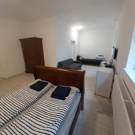 Apartment Green Paradise Vendeg Es Rendezvenyhaz Szentpeterfa